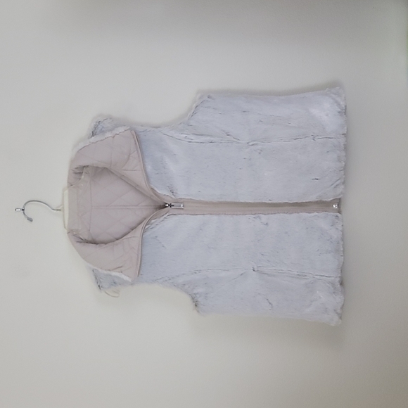 Weatherproof Jackets & Blazers - Weatherproof Reversible White Faux Fur & Tan Vest L